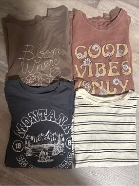 Maurices Tee’s // SET of 4 // S/XS